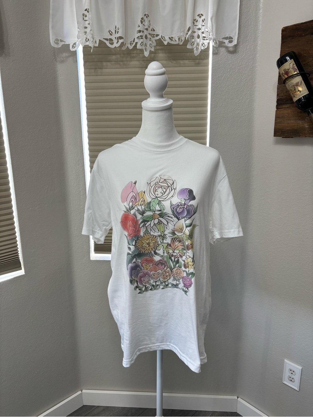 Alice in wonderland flowers White Floral Graphic Tee